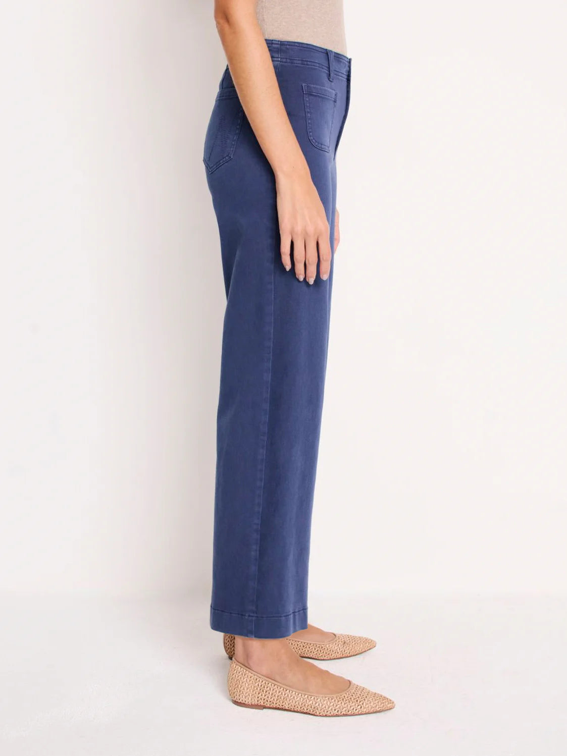 Mid Rise Wide Leg Pocket Ankle Jeans