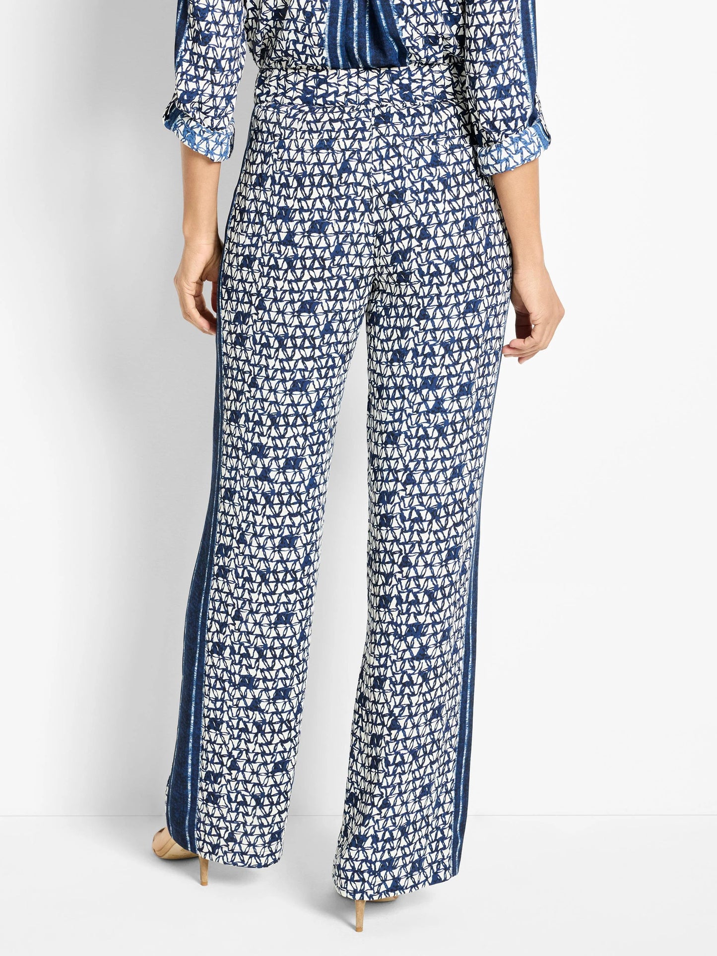 Etched Angles Wide-Leg Pant