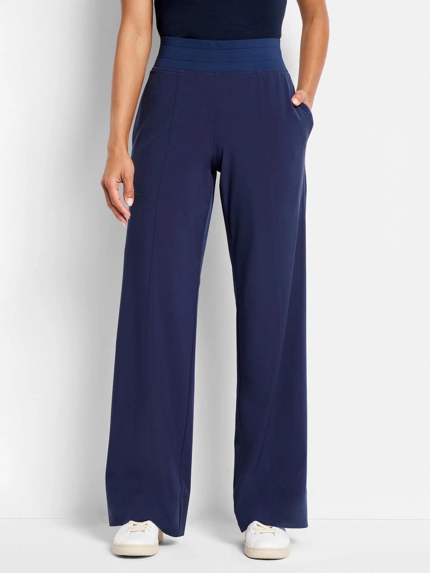 Tech Stretch Wide Leg Pant
