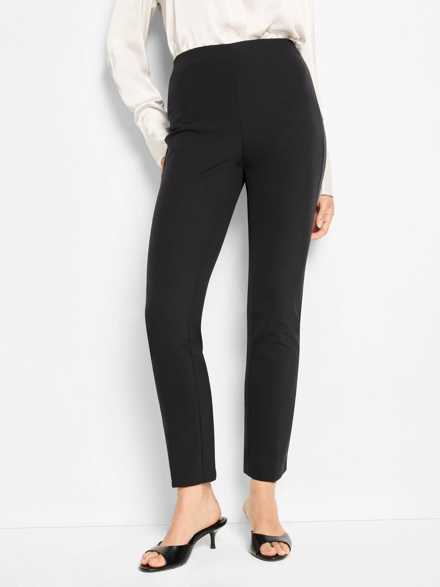 Newbury Slim Nylon Span Ankle Pant