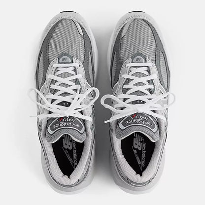 New Balance W990 Sneaker